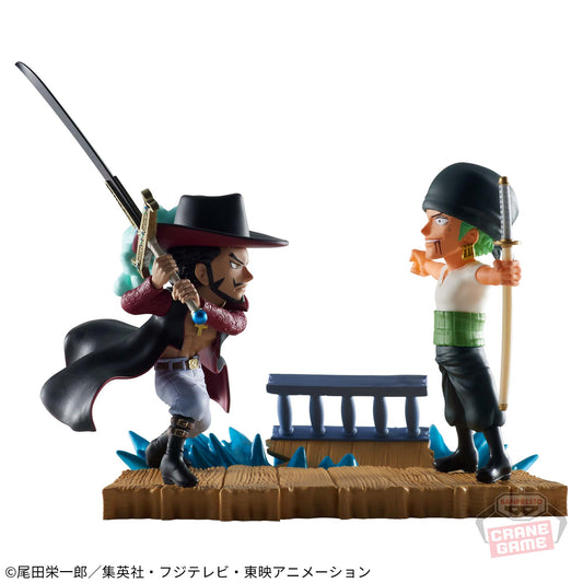 Banpresto Crane Game One Piece Roronoa Zoro VS Dracule Mihawk Log Stories World Collectable Figure main product photo
