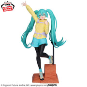 Banpresto Crane Game Vocaloid Hatsune Miku Hiking Holiday Memories Figure alternate product photo 2