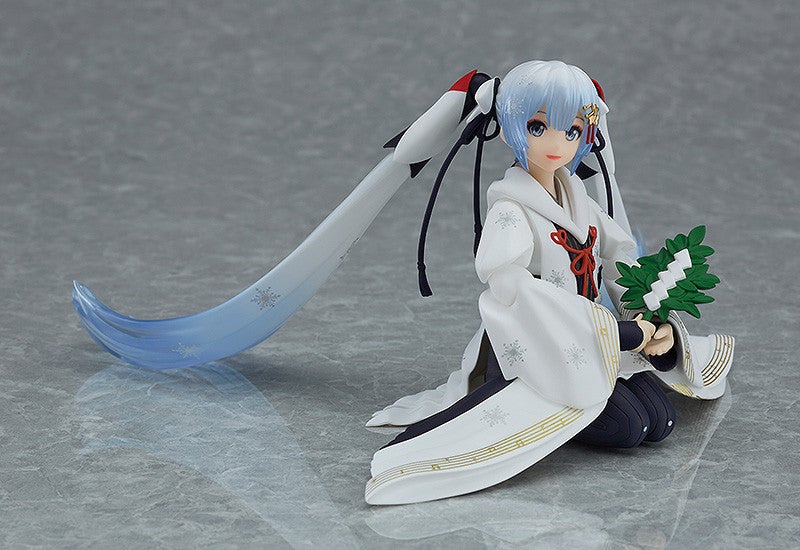 figma EX-045 Character Vocal Series 01: Hatsune Miku Snow Miku: Crane Priestess Ver. Action Figure official product photo by Max Factory