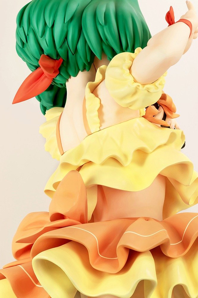 Macross Frontier Ranka Lee Life-Size 1/1 Scale Figure - product view 10