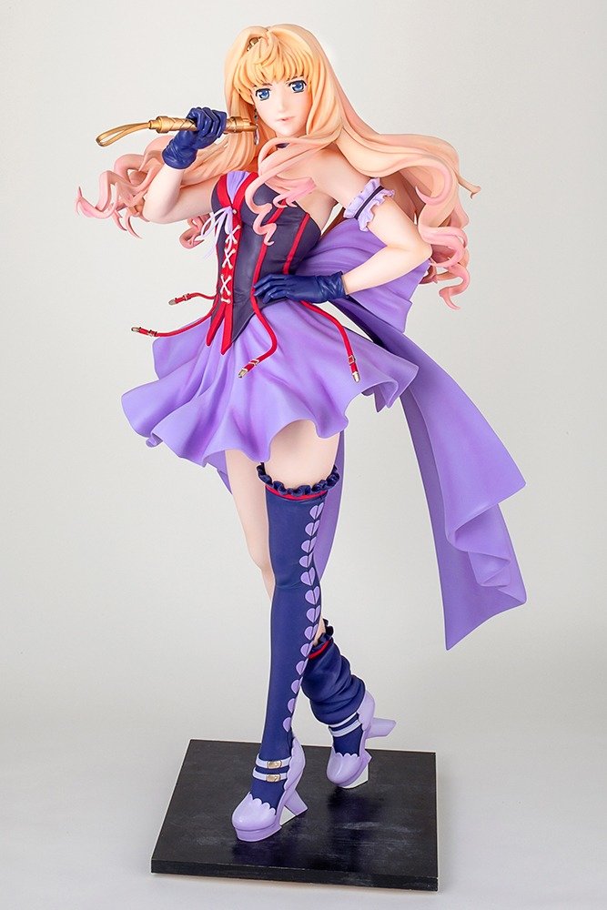 Macross Frontier Sheryl Nome Life-Size 1/1 Scale Figure - product view 1