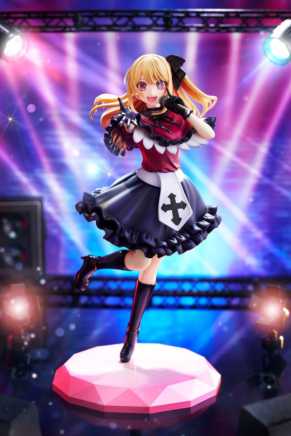 OSHI NO KO Ruby 1/7 Scale Figure - product view 1