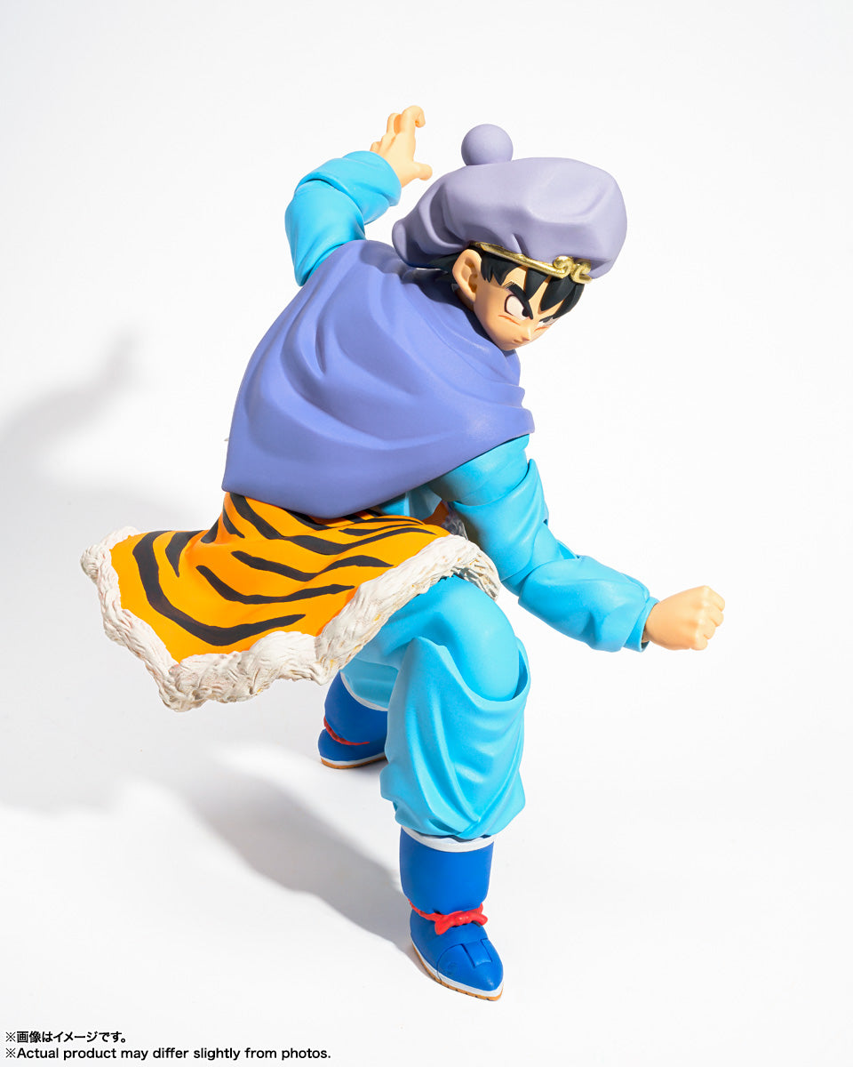 S.H.Figuarts Dragon Ball Son Goku Adventure Beyond Book & Figure Set - product view 3