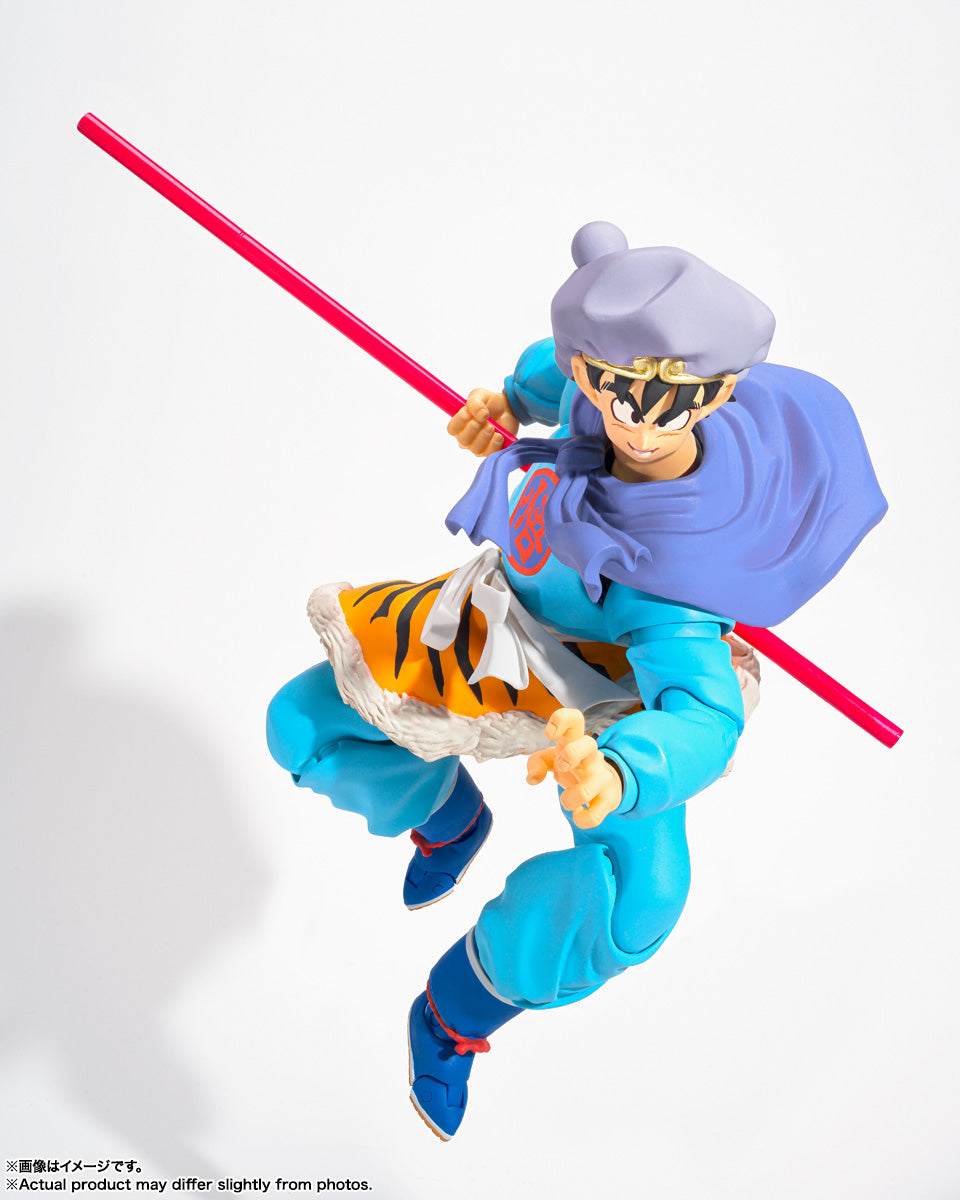 S.H.Figuarts Dragon Ball Son Goku Adventure Beyond Book & Figure Set - product view 5