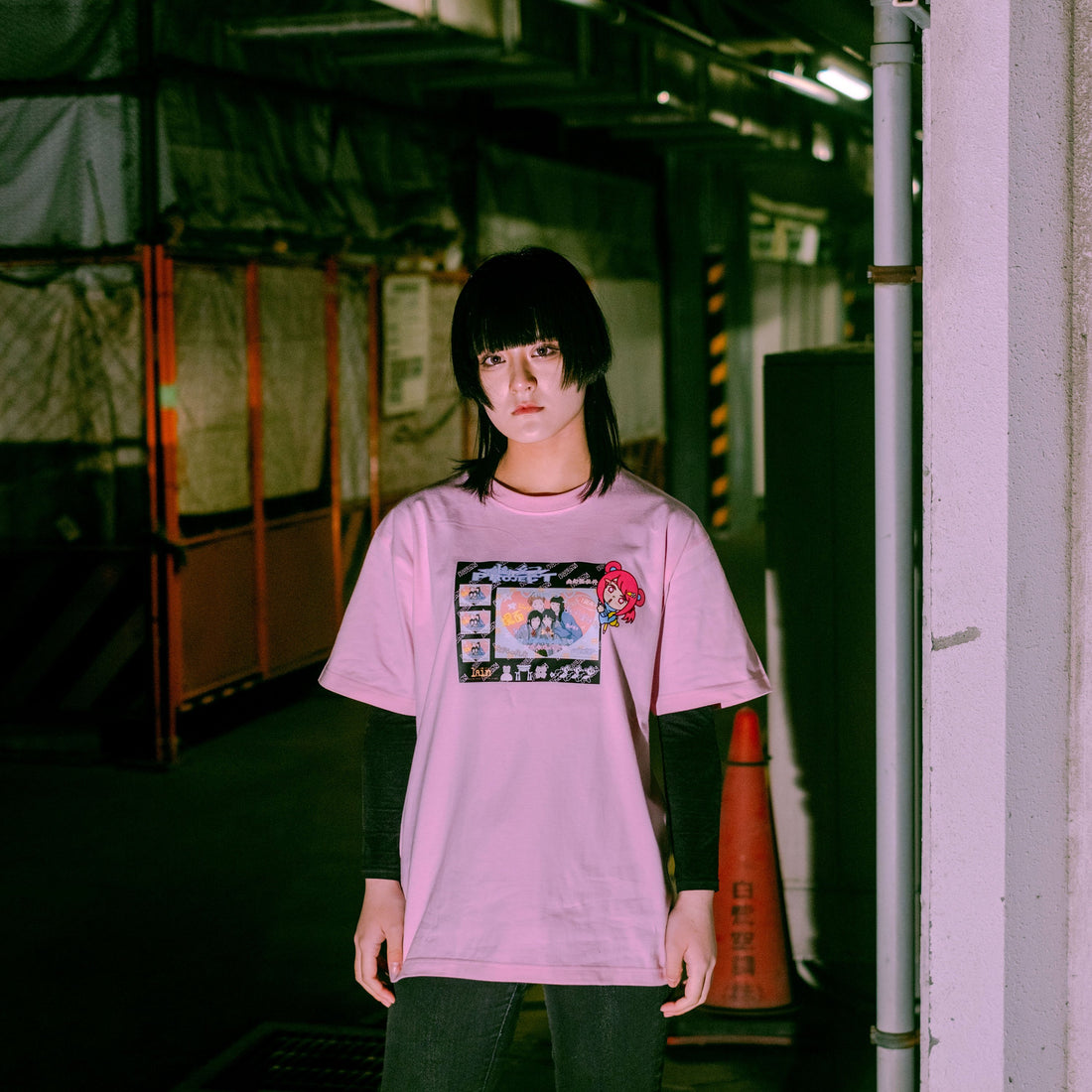 Serial Experiments Lain x KUDAN Lain Iwakura Print Memories T-Shirt in Pink - official product photo 3