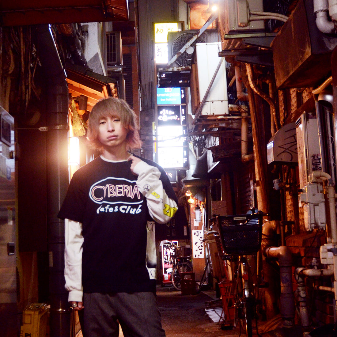 Serial Experiments Lain x messa CYBERIA NEON T-Shirt in Black - official product photo 9