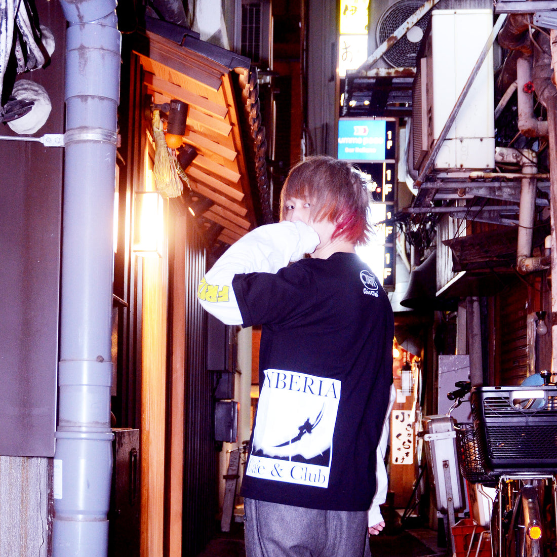 Serial Experiments Lain x messa CYBERIA NEON T-Shirt in Black - official product photo 12
