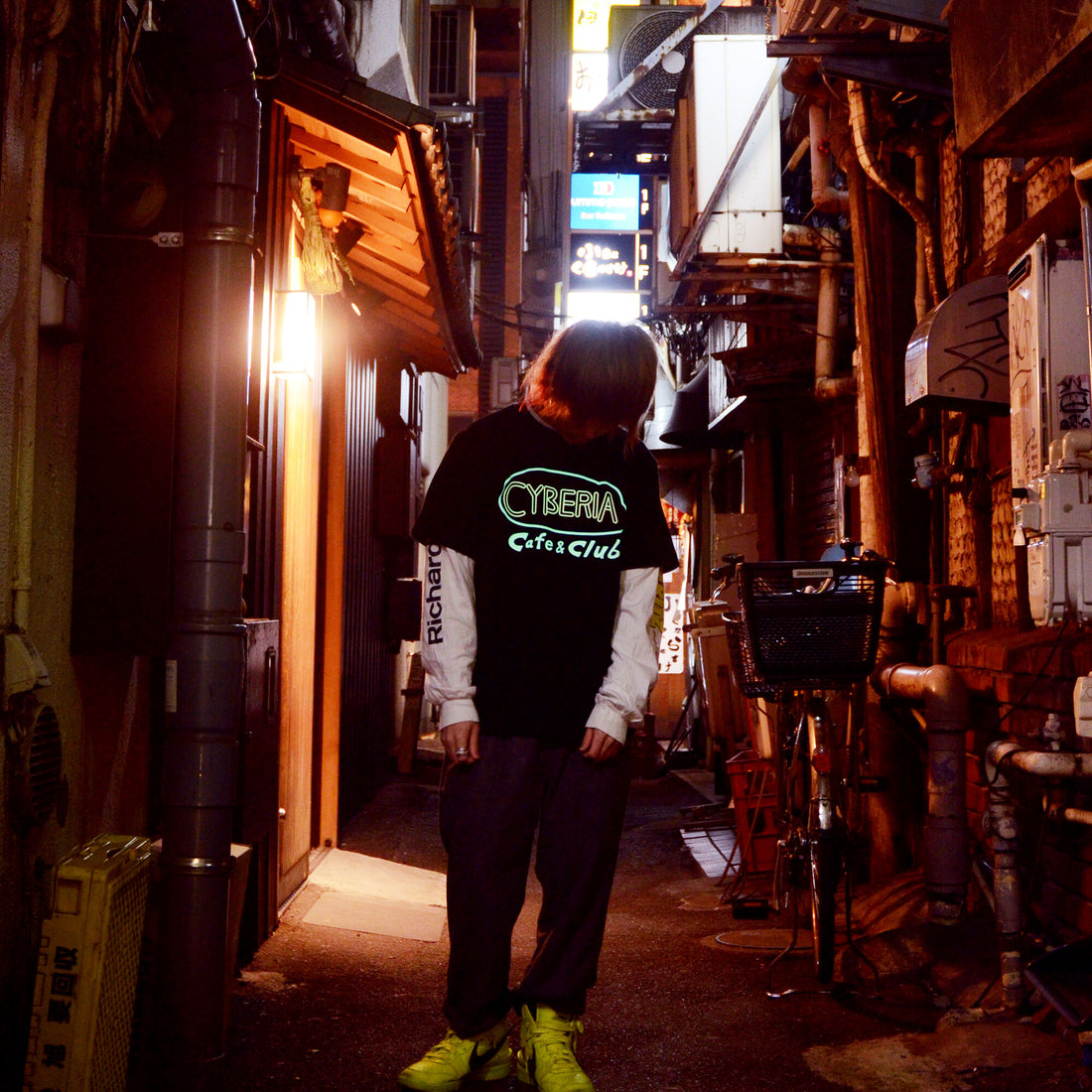 Serial Experiments Lain x messa CYBERIA NEON T-Shirt in Black - official product photo 13