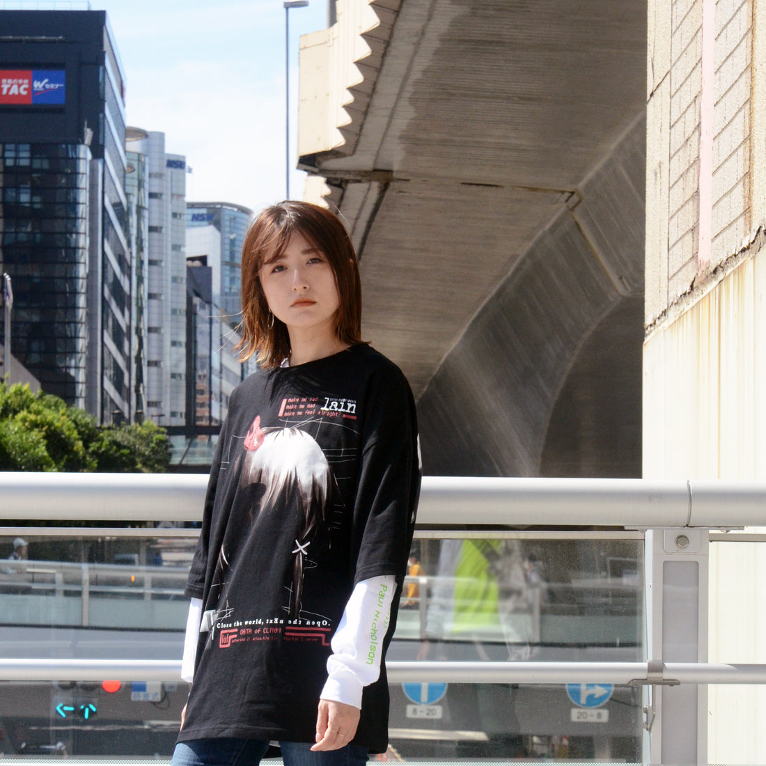 Serial Experiments Lain x messa Lain Iwakura Blood Trail Oversized T-Shirt in Black - official product photo 5