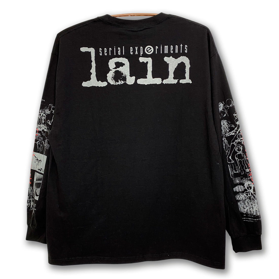 Serial Experiments Lain x messa Lain Iwakura She Knows... Long-Sleeve T-Shirt in Black - official product photo 2