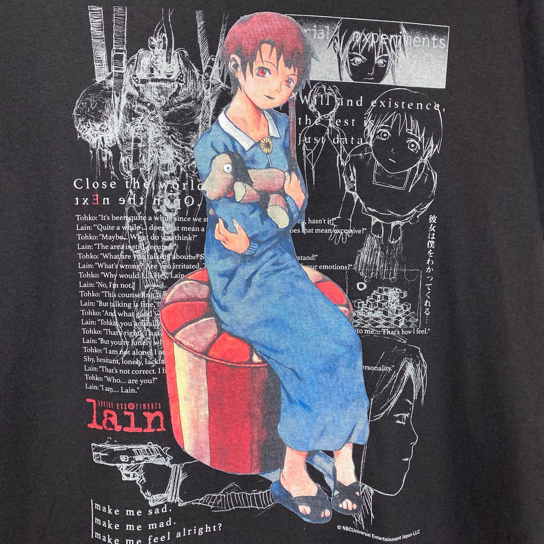 Serial Experiments Lain x messa Lain Iwakura She Knows... T-Shirt in Black - official product photo 3