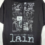 Serial Experiments Lain x messa Lain Iwakura She Knows... T-Shirt in Black - official product photo 5