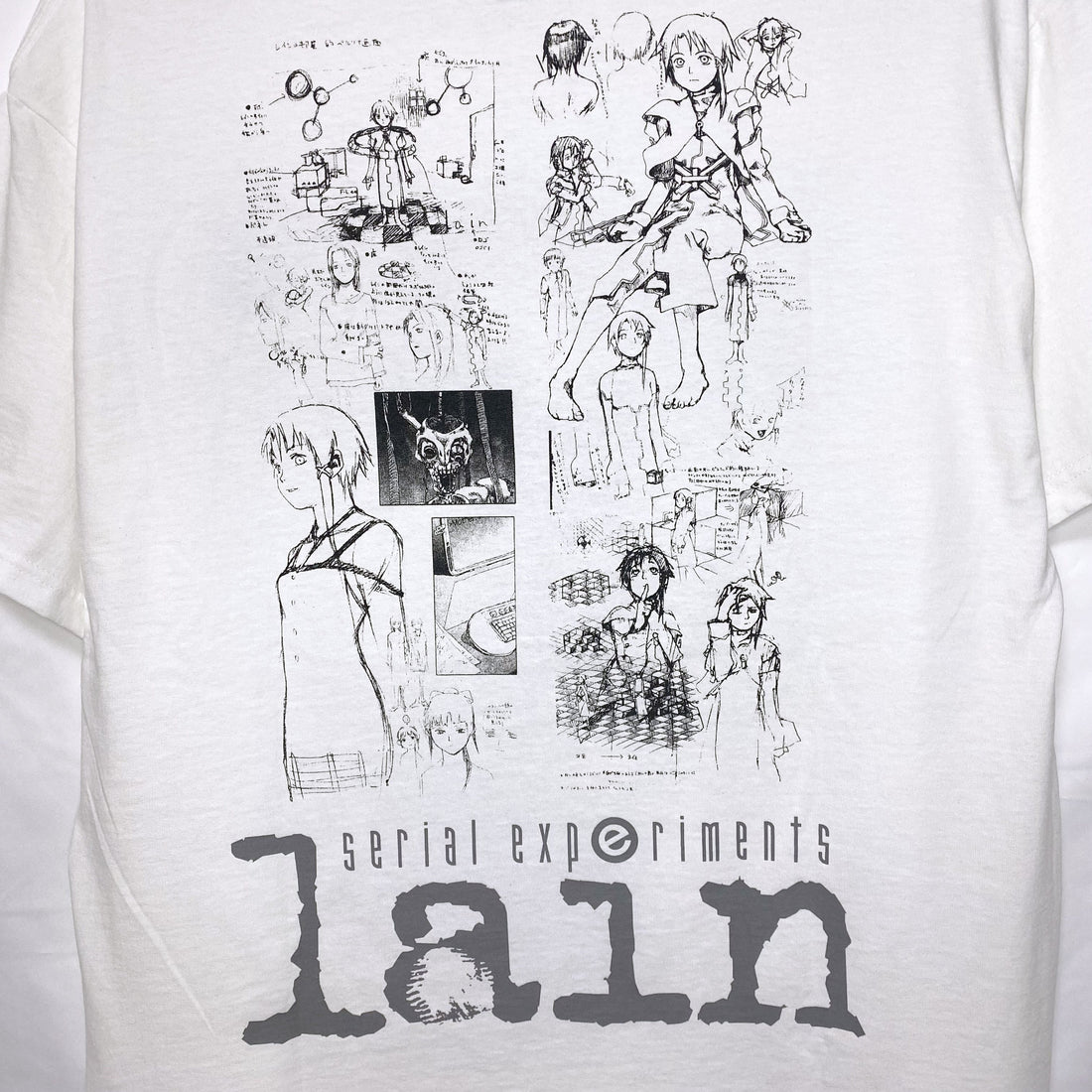 Serial Experiments Lain x messa Lain Iwakura She Knows... T-Shirt in White - official product photo 5