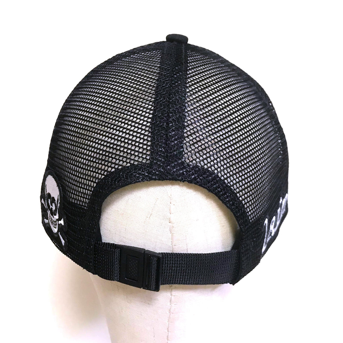 Serial Experiments Lain x NUMBER 3 Lain Bear Icon Embroidered Mesh Cap in Black - official product photo 5