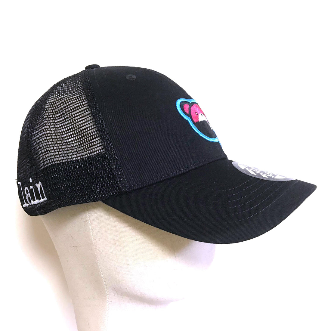 Serial Experiments Lain x NUMBER 3 Lain Bear Icon Embroidered Mesh Cap in Black - official product photo 7