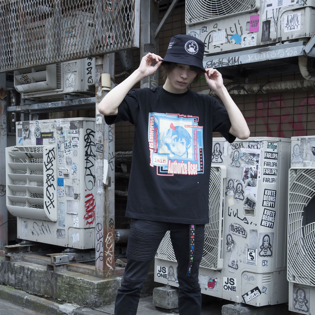 Serial Experiments Lain x otooto22 Window T-Shirt in Black - official product photo 3